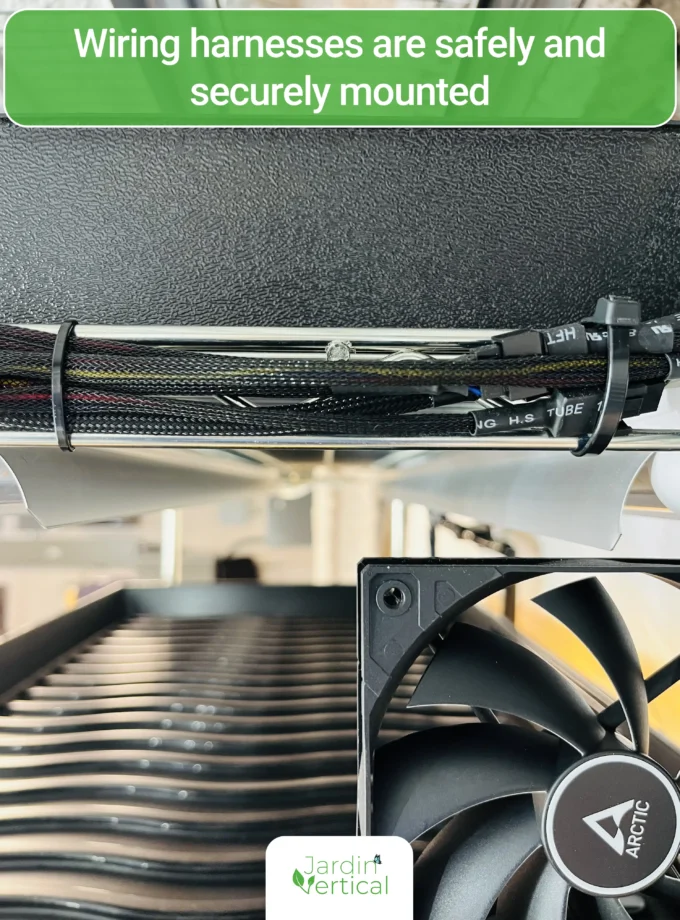 Fully automated seedlings and microgreens growing station